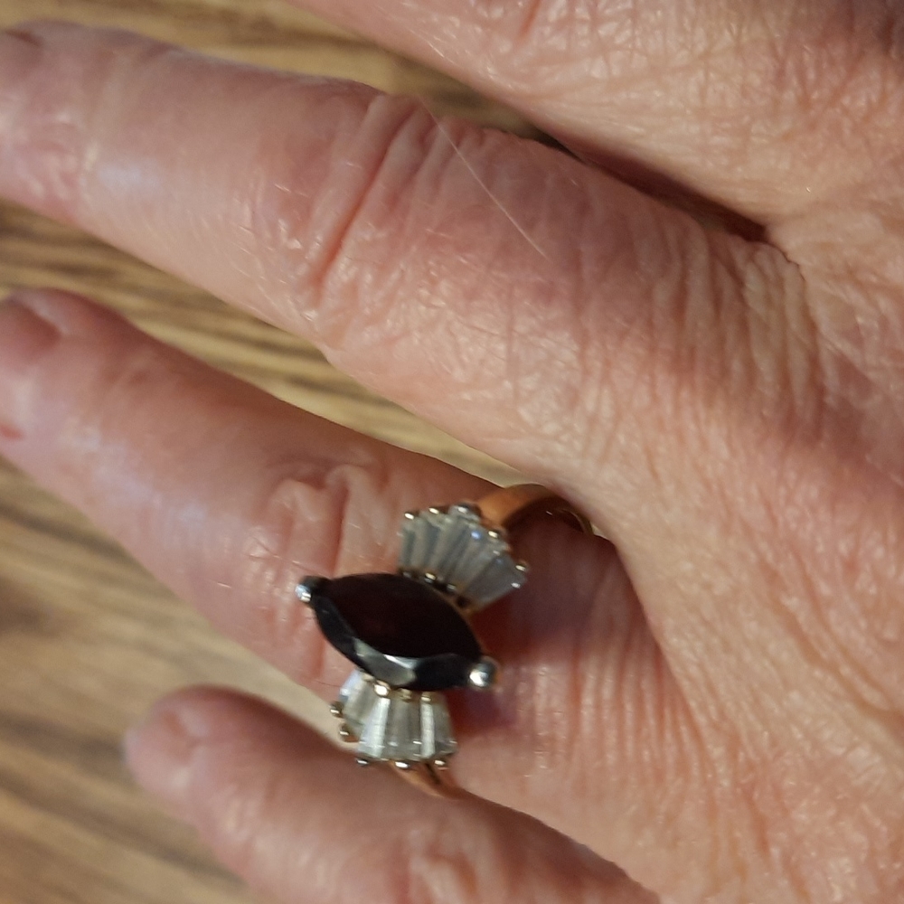 Deep purple ring gold color band